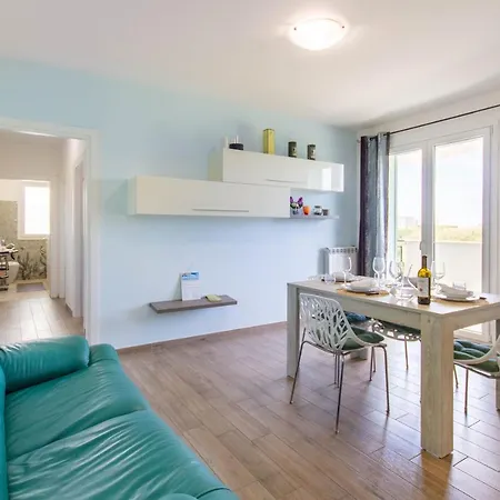 Luminoso Al Mare 52a Apartment *
