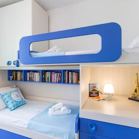 Apartment Luminoso Al Mare 52a *